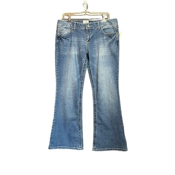 NWT! Aeropostale Hailey slim flare jeans - Picture 1 of 10